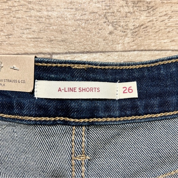 Levi's A-Line Shorts Size 26 Dark Wash - Picture 5 of 9